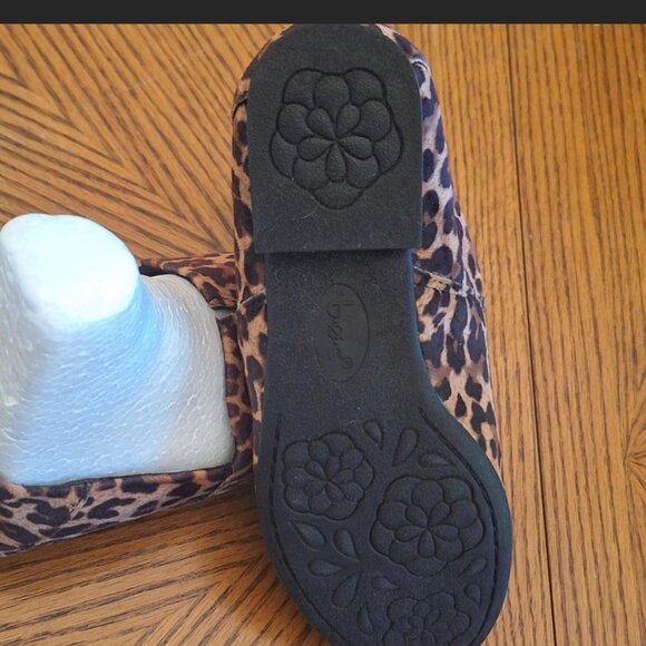 b.o.c, leopard print loafer, size 6 - Picture 4 of 6